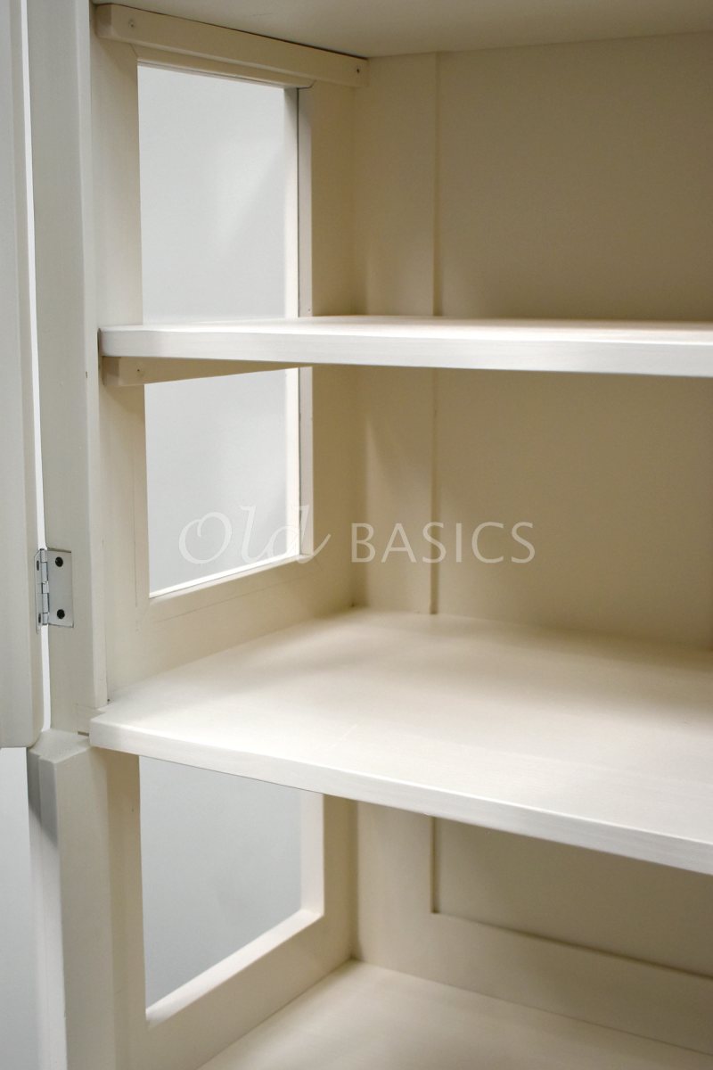 Detail van Buffetkast Amiens  LED, 3 deuren, RAL9001, crème, wit, materiaal hout